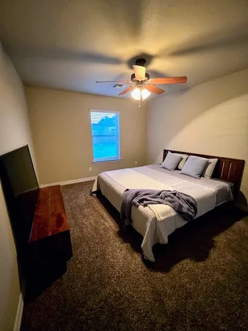 $2,300 | 220 Derek Lane, Jarrell, TX 76537