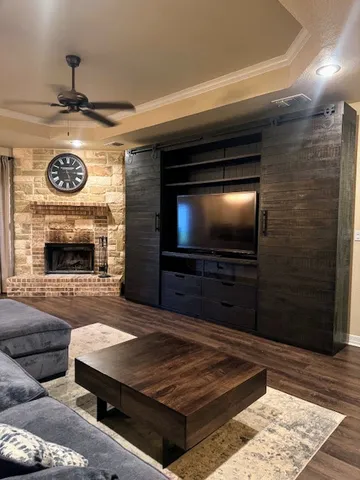 $2,300 | 220 Derek Lane, Jarrell, TX 76537