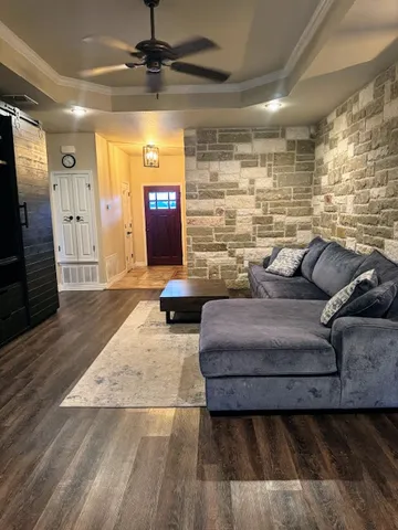 $2,300 | 220 Derek Lane, Jarrell, TX 76537