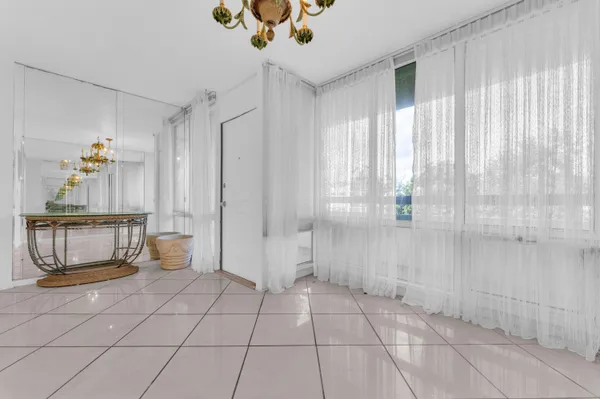 $2,250 | 1401 South Federal Highway, Unit 218, Boca Raton, FL 33432