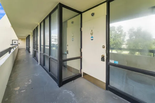 $2,250 | 1401 South Federal Highway, Unit 218, Boca Raton, FL 33432