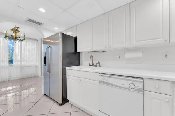 $2,250 | 1401 South Federal Highway, Unit 218, Boca Raton, FL 33432