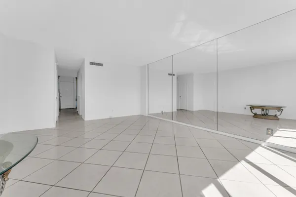 $2,250 | 1401 South Federal Highway, Unit 218, Boca Raton, FL 33432