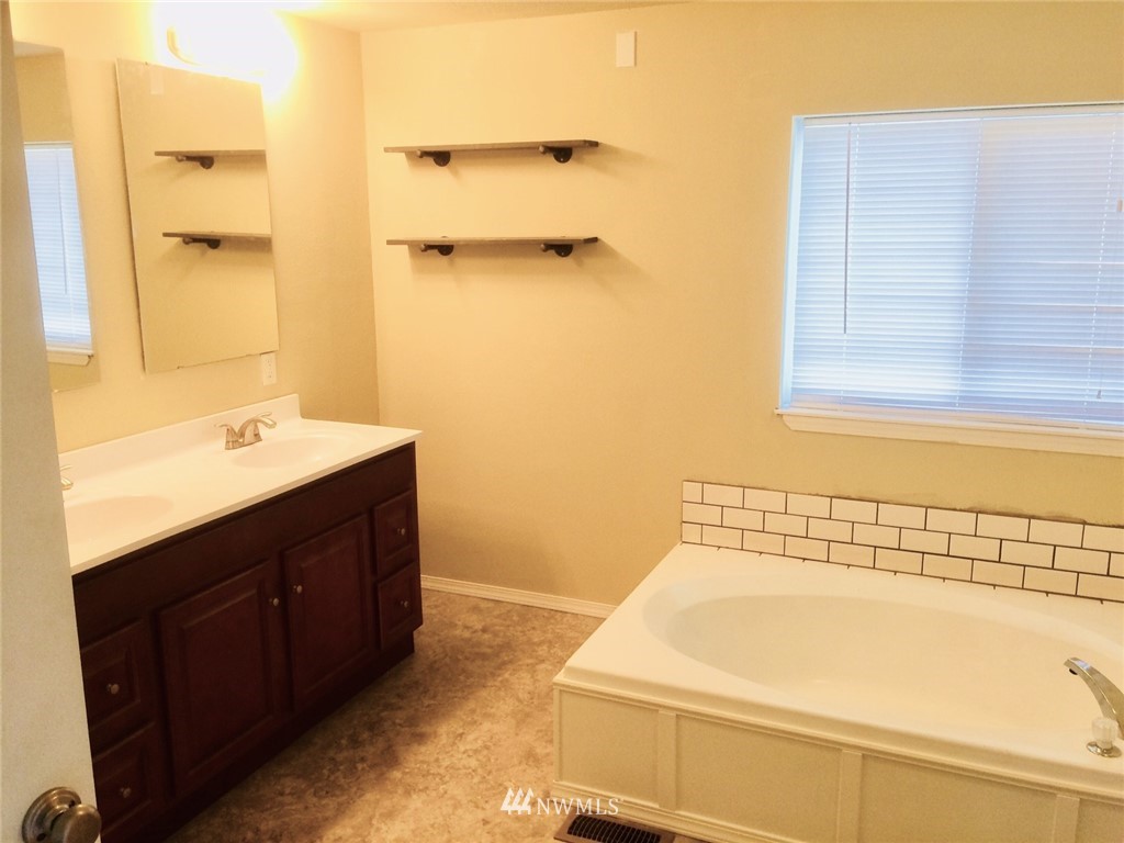 11537 School Land Road Southwest Rochester, WA 98579 - Photo 12 of 17