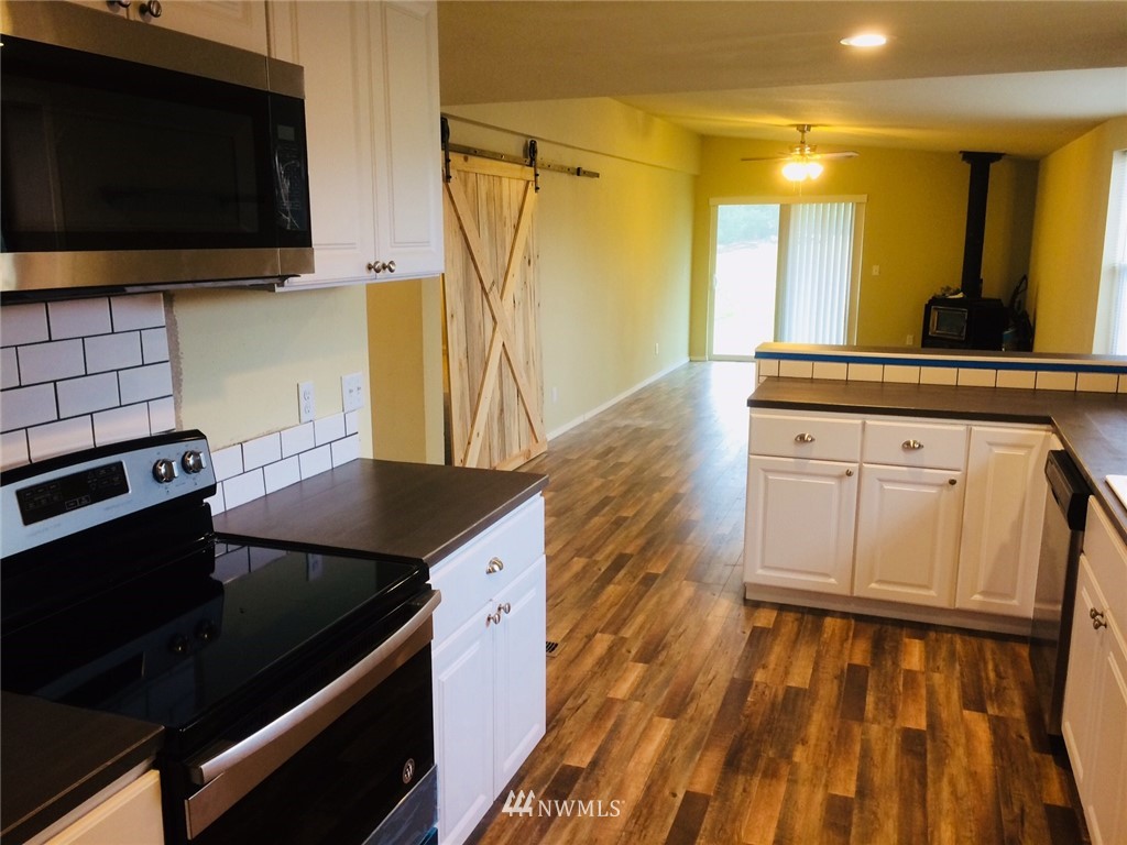 11537 School Land Road Southwest Rochester, WA 98579 - Photo 4 of 17