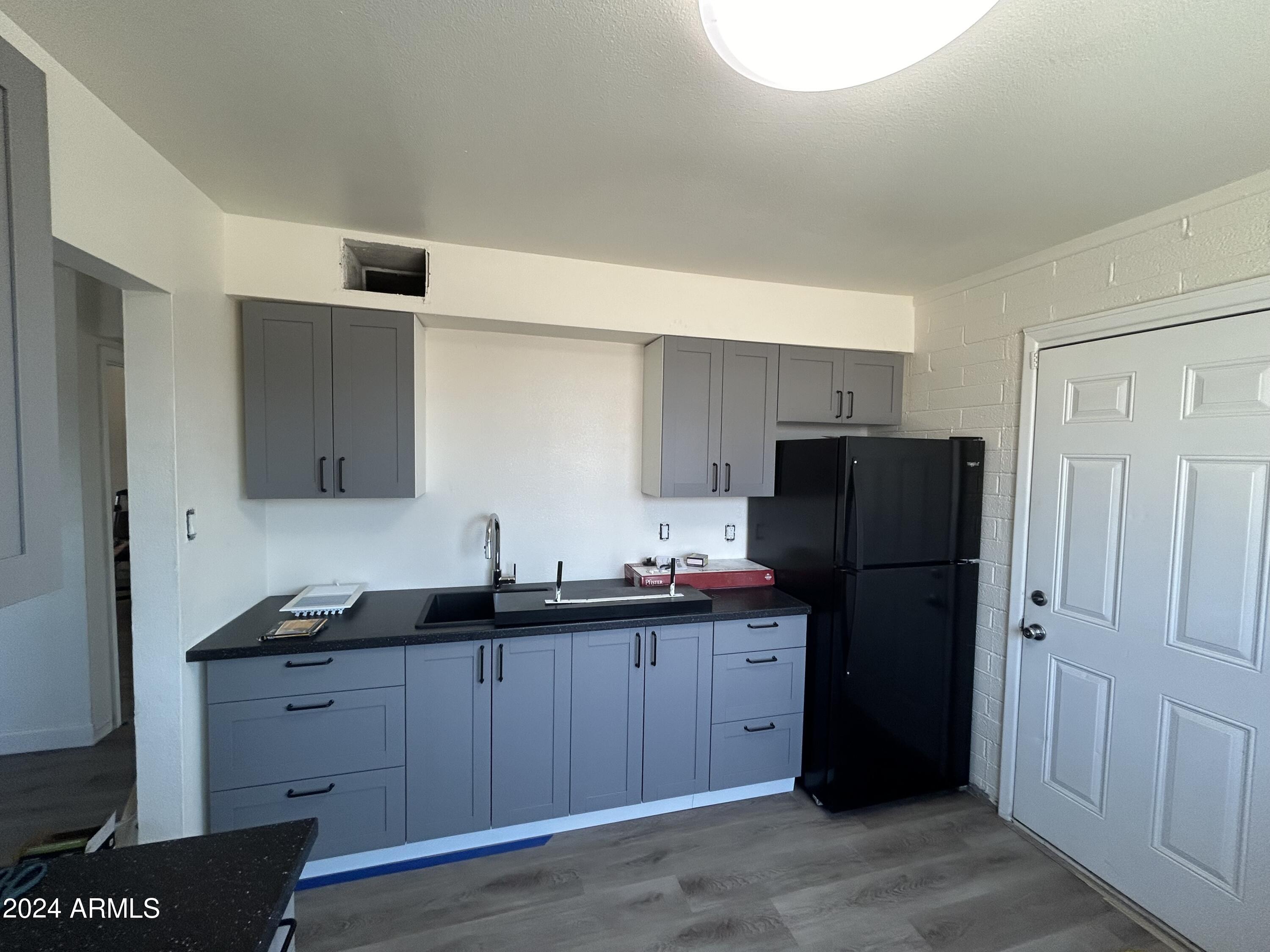 10014 North 18th Avenue Phoenix, AZ 85021 - Photo 3 of 5 Jones - 3