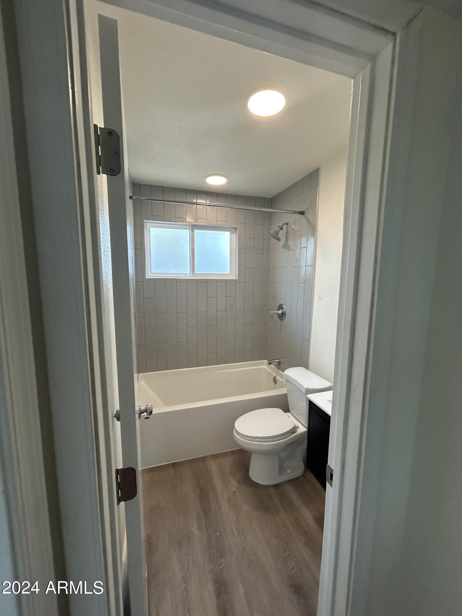 10014 North 18th Avenue Phoenix, AZ 85021 - Photo 4 of 5 Janes - 4