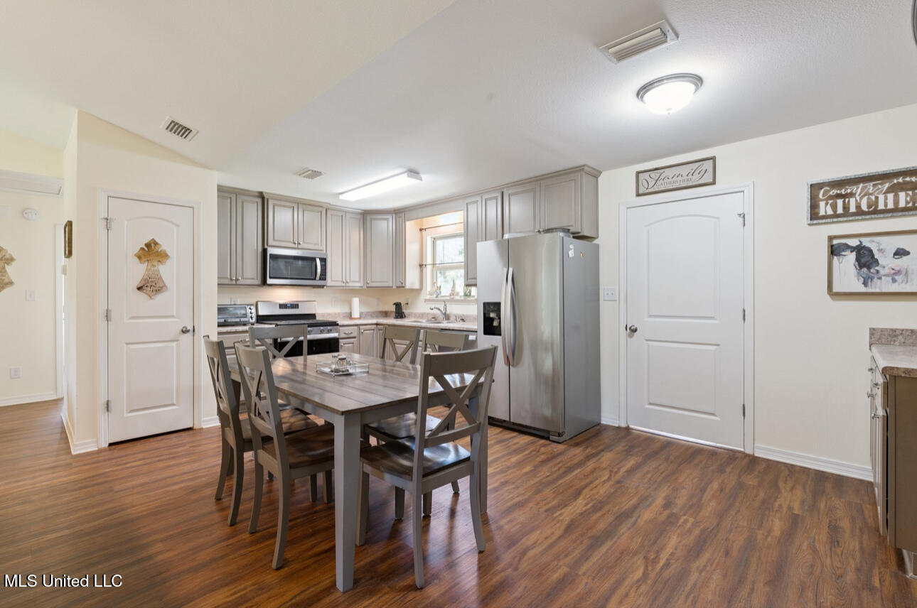 26710 Polktown Road Lucedale, MS 39452 - Photo 6 of 21 IMG_7368