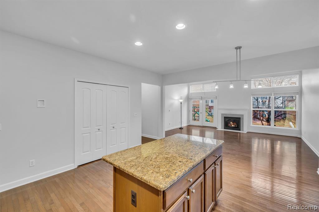 27490 Cromwell Road Novi, MI 48374 - Photo 6 of 42