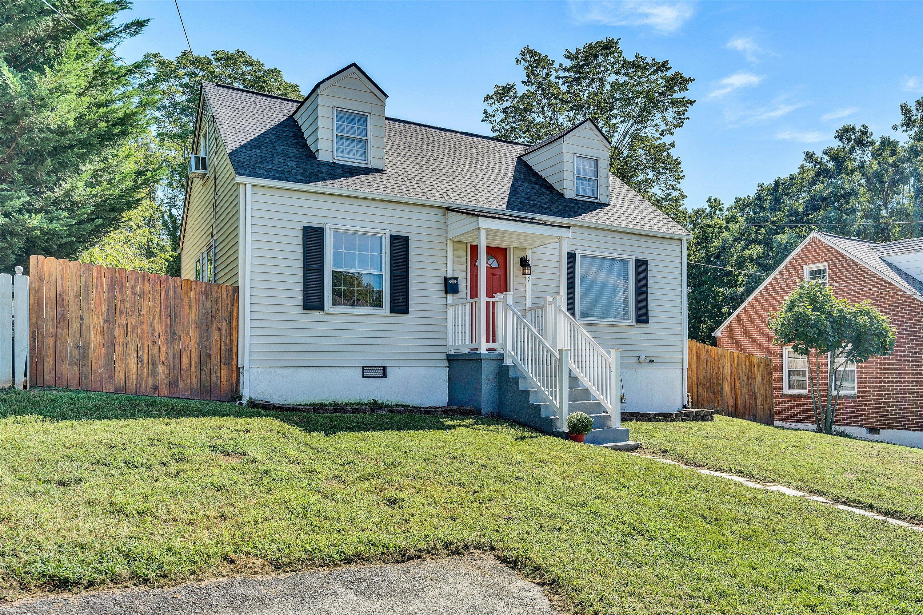 2612 Weaver Road Southwest Roanoke, VA 24015 - Photo 1 of 23 02-DSC09095