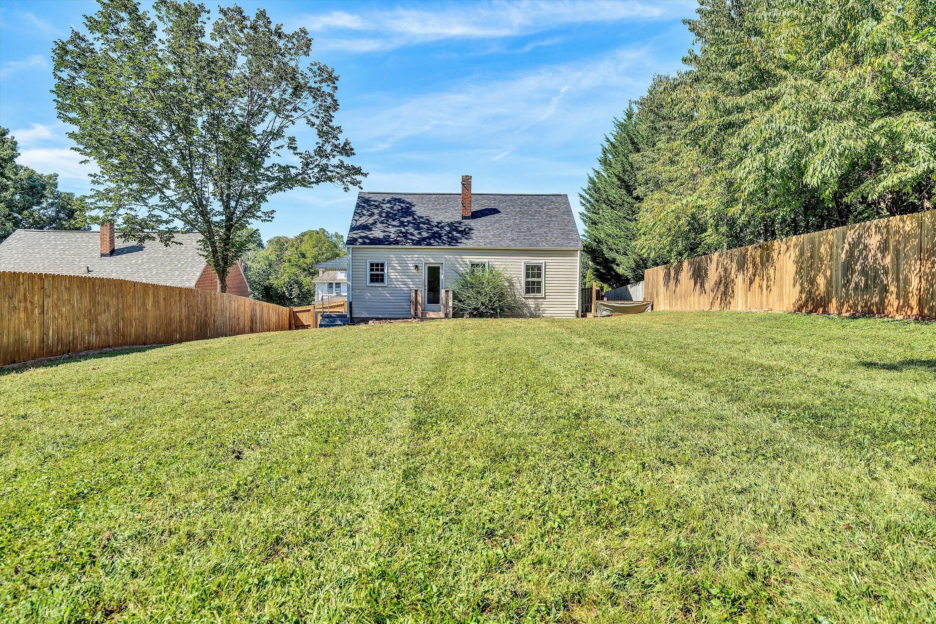 2612 Weaver Road Southwest Roanoke, VA 24015 - Photo 19 of 23 21-DSC09155
