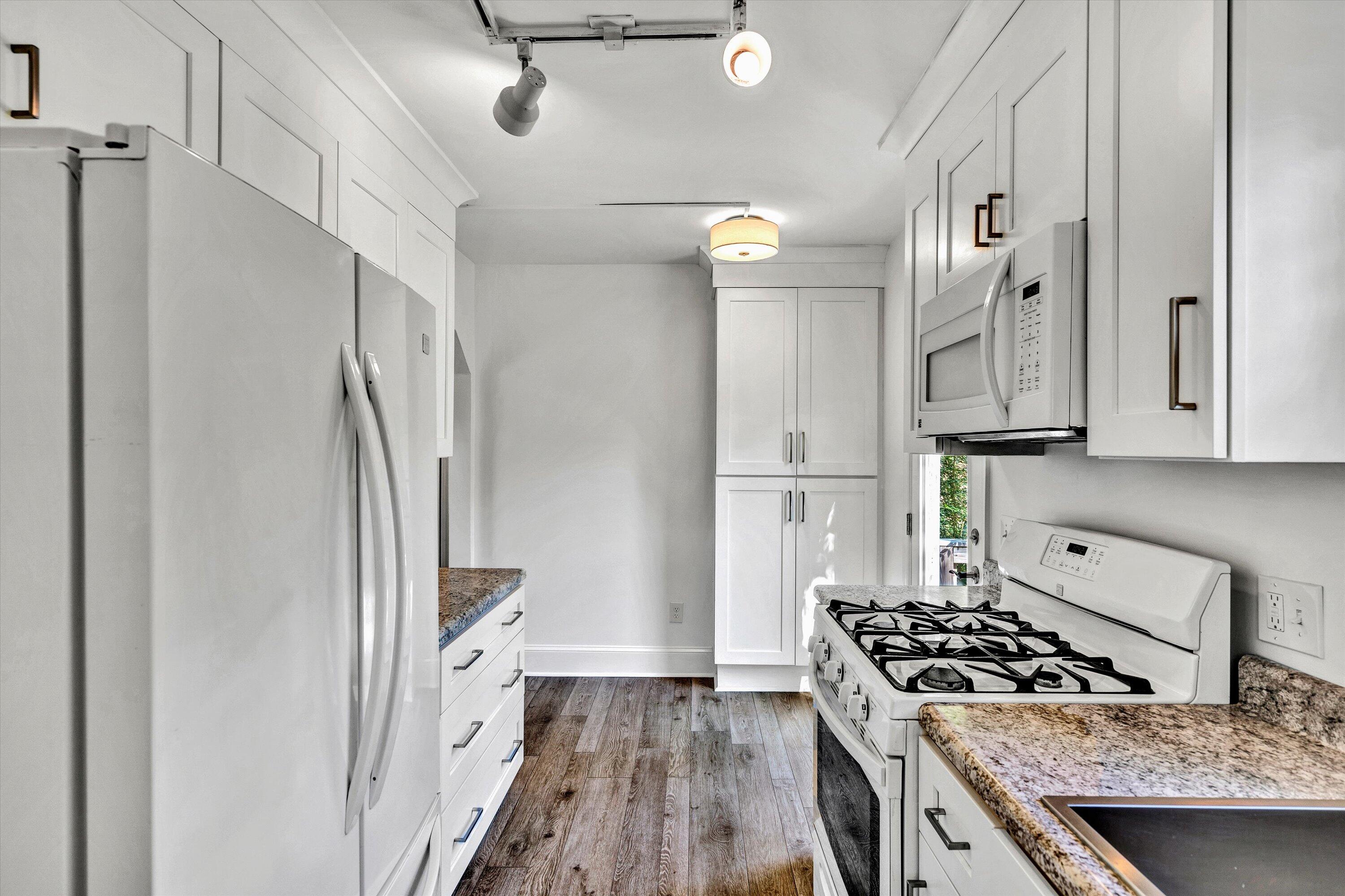 2612 Weaver Road Southwest Roanoke, VA 24015 - Photo 6 of 23 09-DSC09119