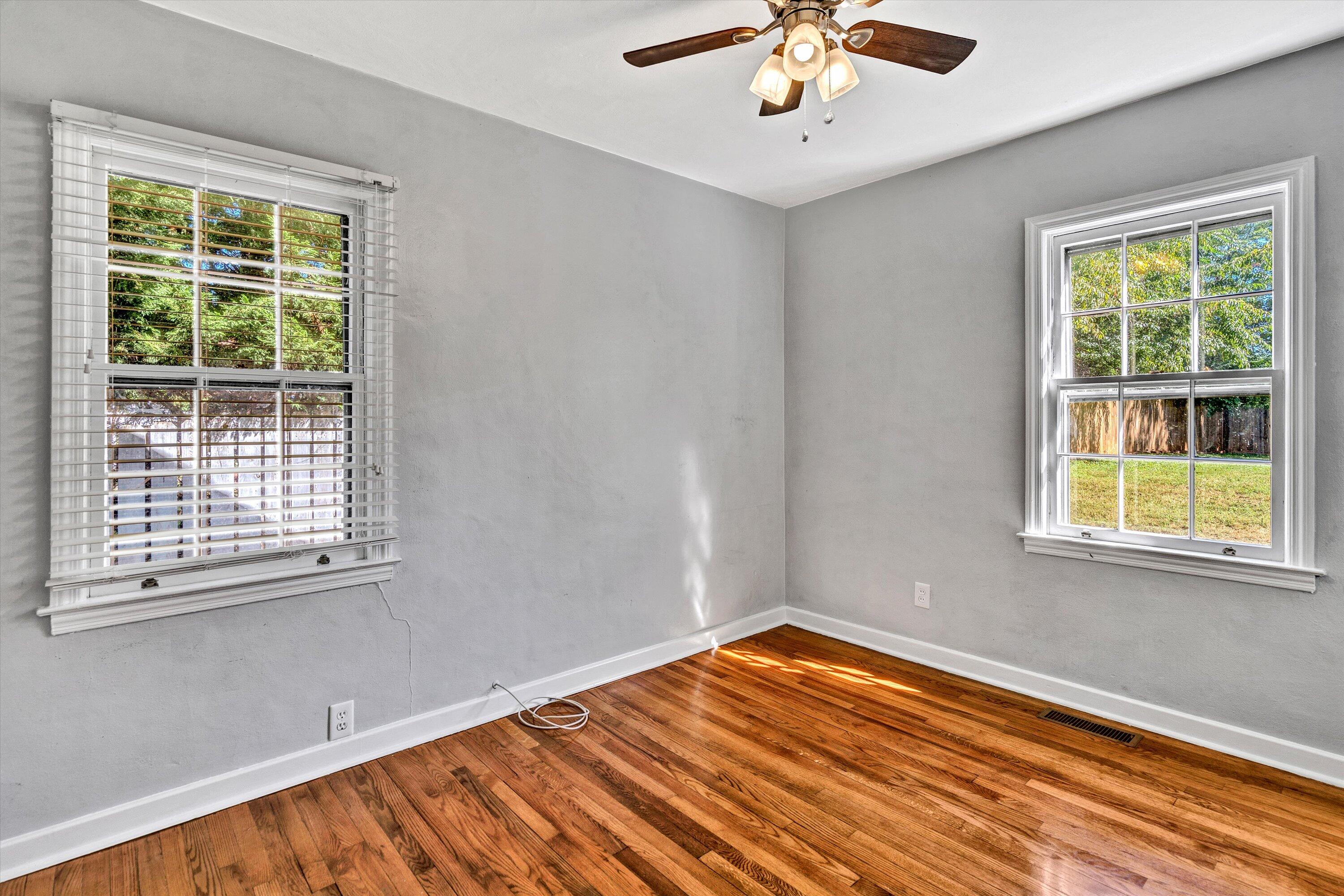 2612 Weaver Road Southwest Roanoke, VA 24015 - Photo 10 of 23 11-DSC09125