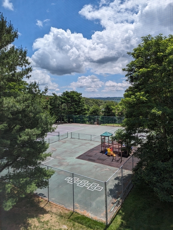 809 Franklin Crossing Road, Unit 809 Franklin, MA 02038 - Photo 14 of 15 a view of a terrace with sitting area