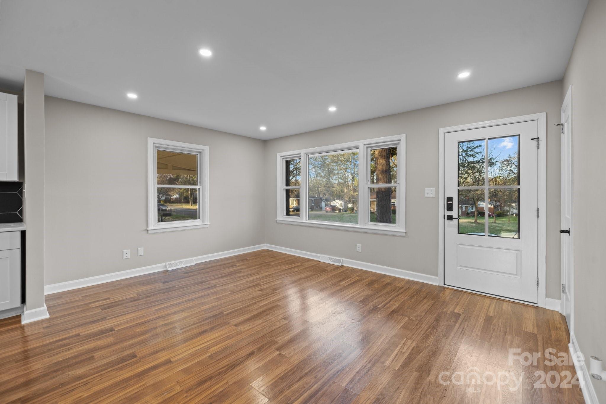 2129 Bromwich Road Charlotte, NC 28208 - Photo 5 of 30 Gallery Image 5