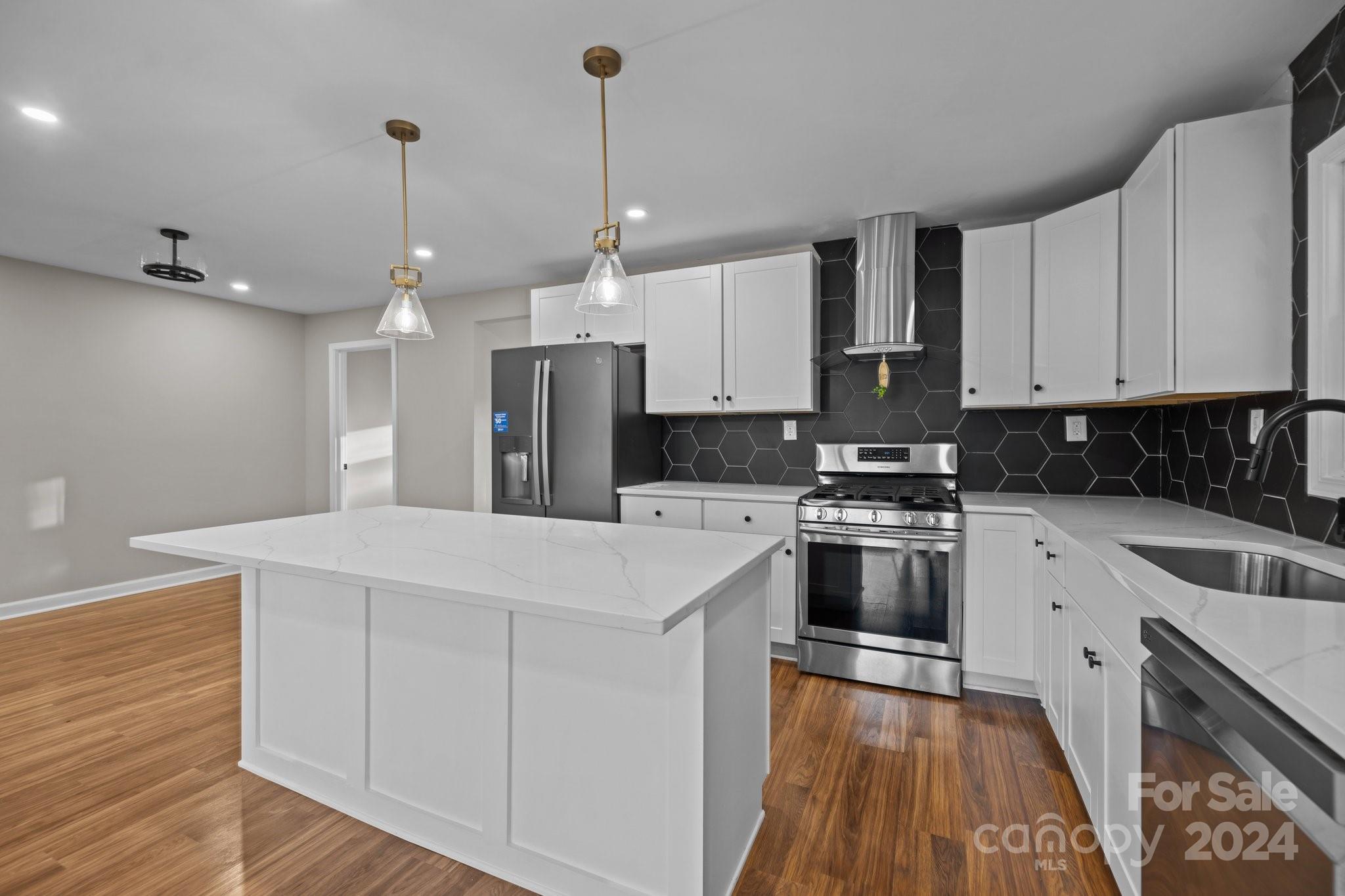 2129 Bromwich Road Charlotte, NC 28208 - Photo 7 of 30 Gallery Image 7