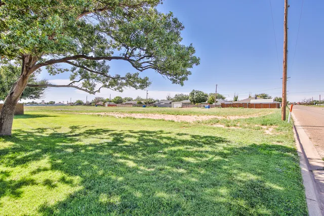 $355,000 | 400 North Sherman Avenue, Levelland, TX 79336