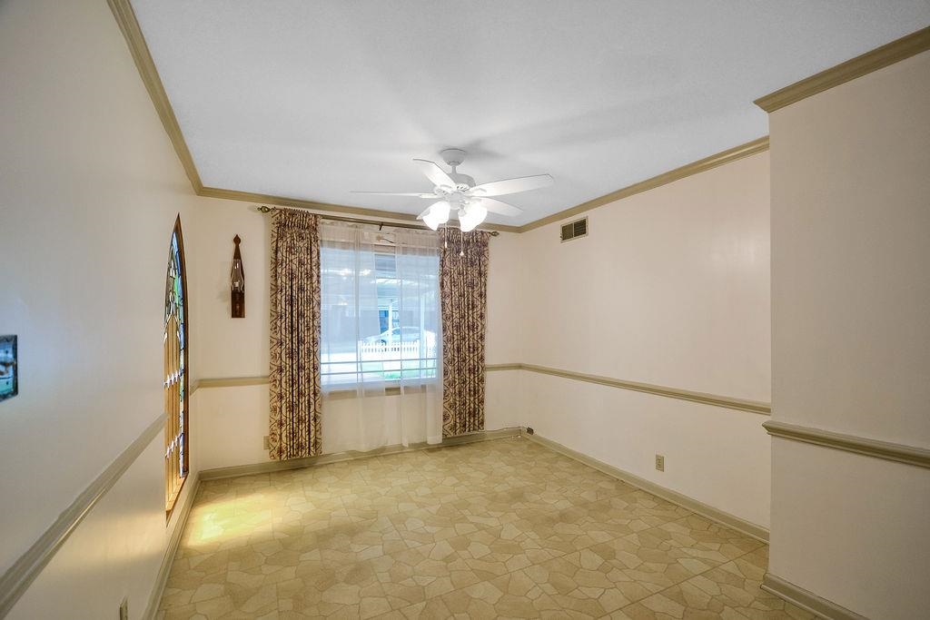 1514 Ivy Road Memphis, TN 38117 - Photo 8 of 30 a view of a livingroom with an empty space