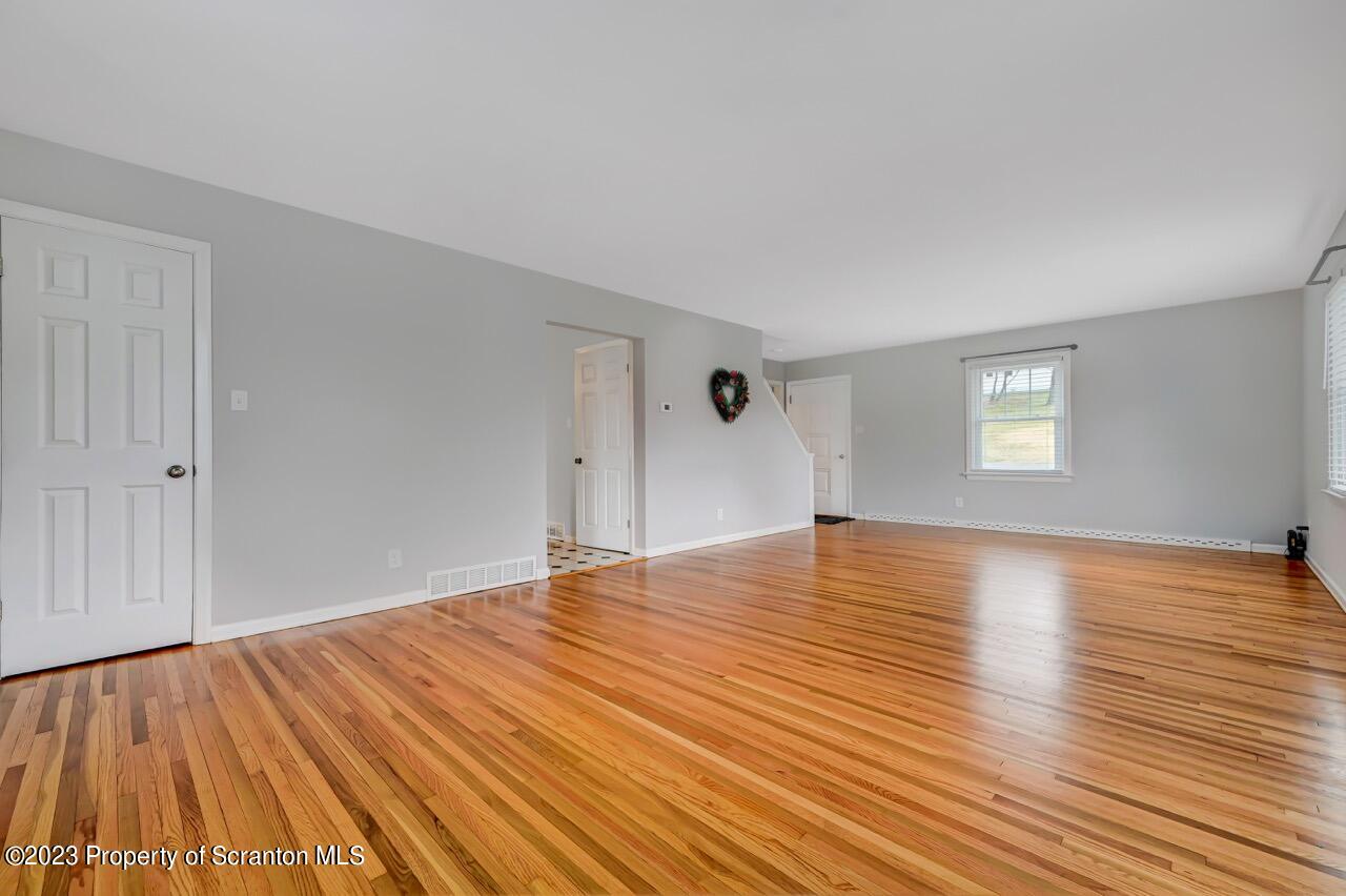 779 South Abington Road Clarks Summit, PA 18411 - Photo 4 of 32 Gallery Image 4