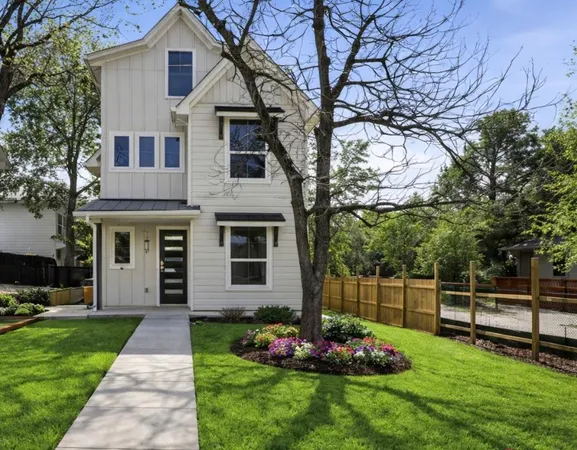 $1,325,000 | 2301 East 10th Street, Austin, TX 78702