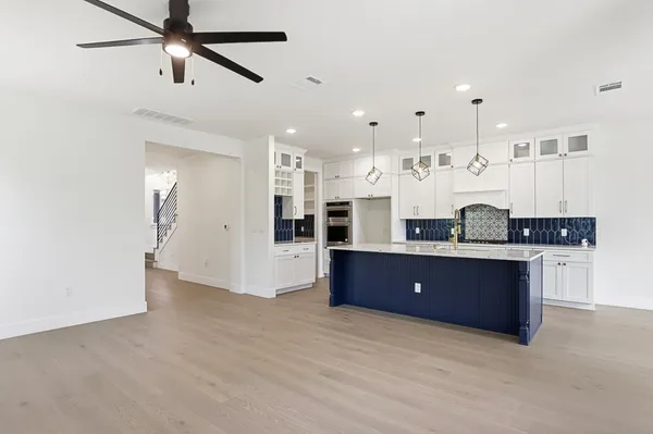 $1,325,000 | 2301 East 10th Street, Austin, TX 78702