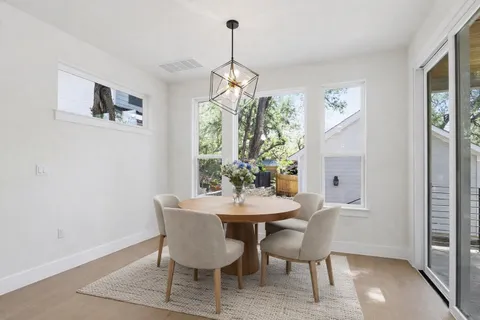 $1,325,000 | 2301 East 10th Street, Austin, TX 78702