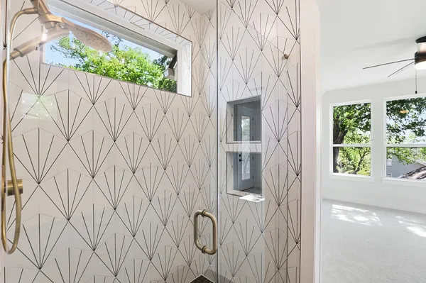 $1,325,000 | 2301 East 10th Street, Austin, TX 78702