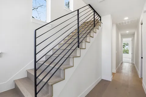 $1,325,000 | 2301 East 10th Street, Austin, TX 78702