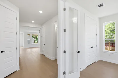 $1,325,000 | 2301 East 10th Street, Austin, TX 78702