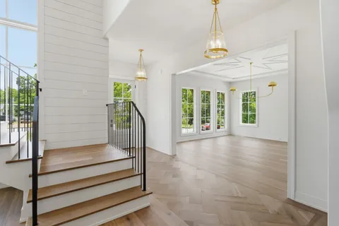 $2,999,992 | 105 Keyway Drive, Nashville, TN 37205