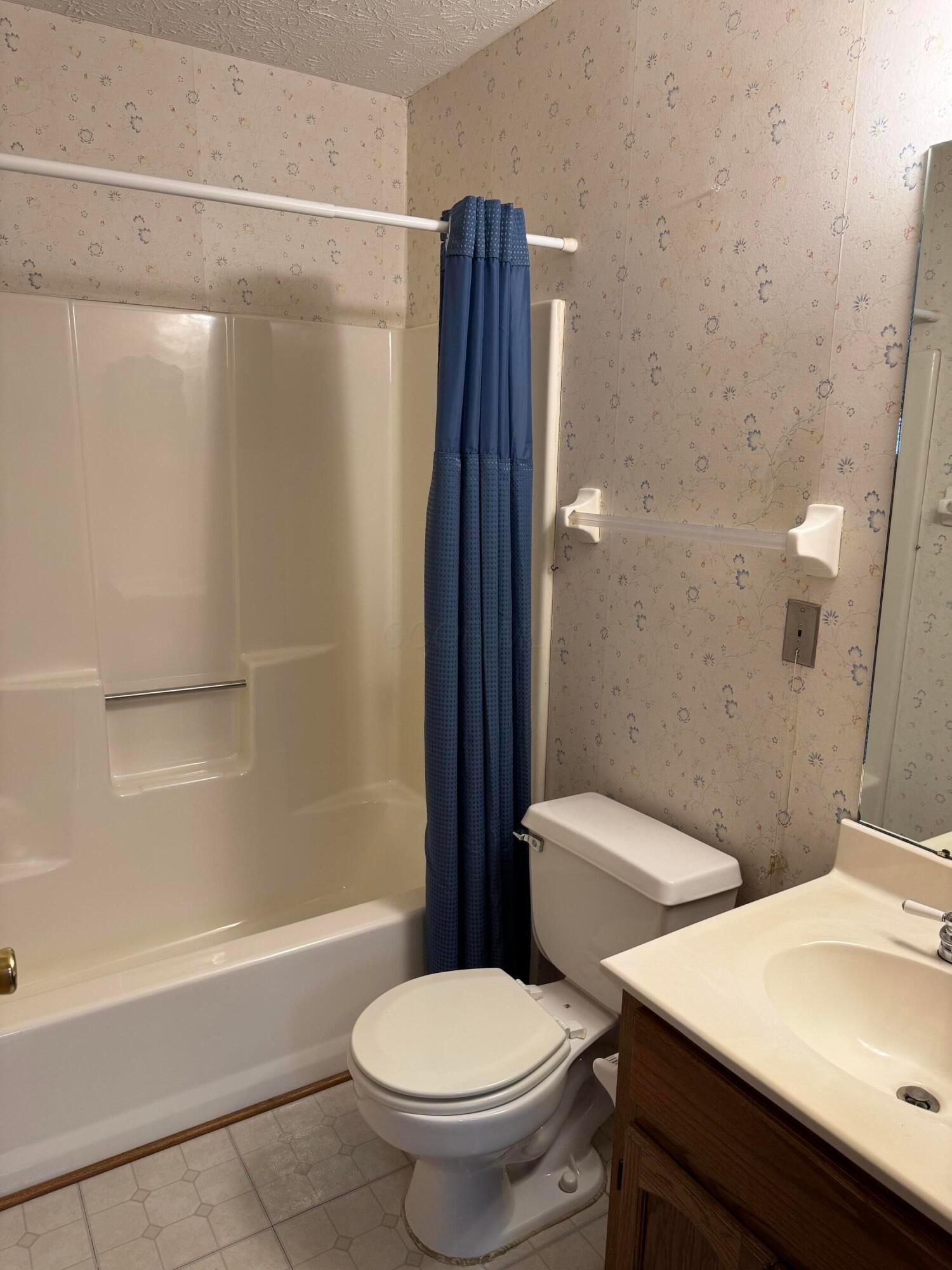 3965 Karl Road, Unit 305 Columbus, OH 43224 - Photo 15 of 20 Full Bath