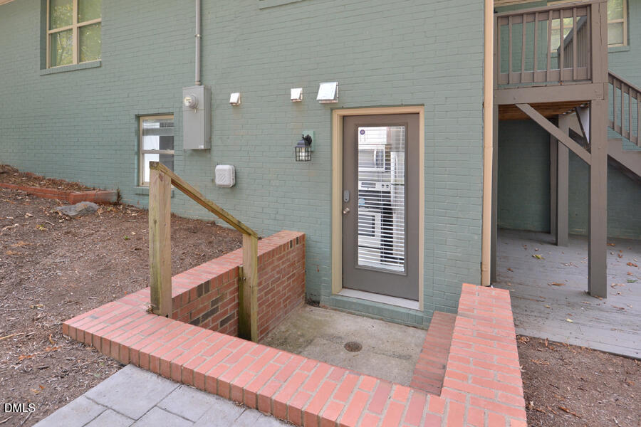 a view of entryway and hall