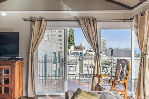 $3,000,000 | 1262-1264 Sacramento Street, San Francisco, CA 94108
