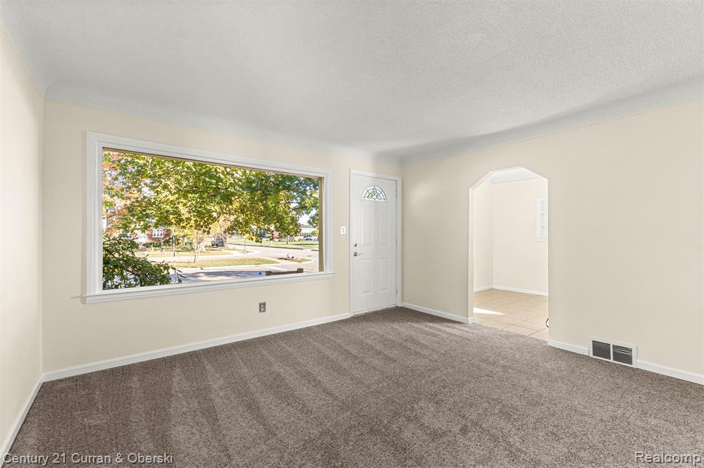 14705 Wick Road Allen Park, MI 48101 - Photo 5 of 23