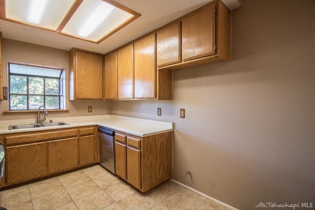 30070 North Lower Valley Road Tehachapi, CA 93561 - Photo 6 of 51 Gallery Image 6