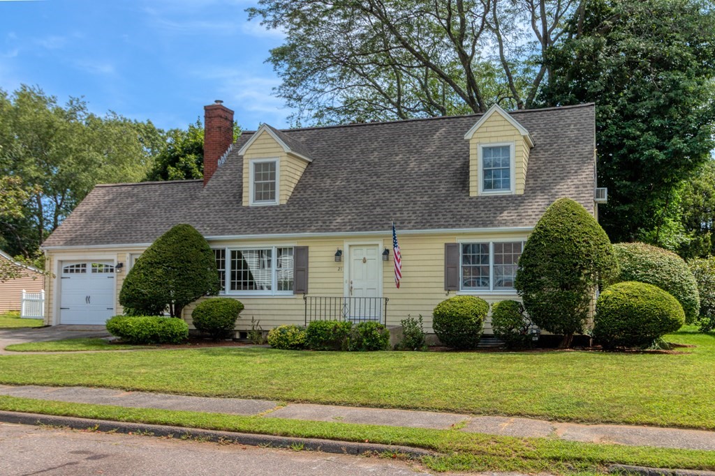 21 Dartmouth Road Marblehead, MA 01945 - Photo 1 of 36 Gallery Image 1
