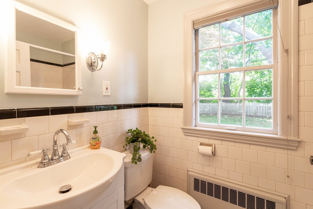 21 Dartmouth Road Marblehead, MA 01945 - Photo 17 of 36 Gallery Image 17