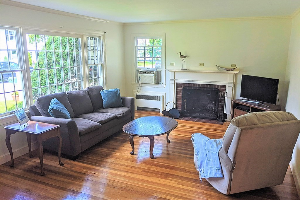 21 Dartmouth Road Marblehead, MA 01945 - Photo 8 of 36 Gallery Image 8
