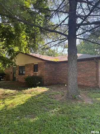 $145,000 | 420 South West Street, Jacksonville, IL 62650