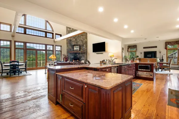 $1,695,000 | 251 Pratt Bridge Road, Jamaica, VT 05343