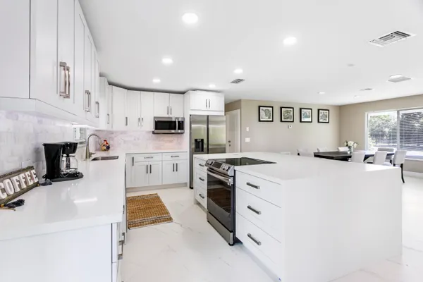 $4,500 | 5200 Club Road, Haverhill, FL 33415