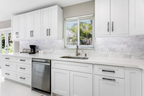 $4,500 | 5200 Club Road, Haverhill, FL 33415