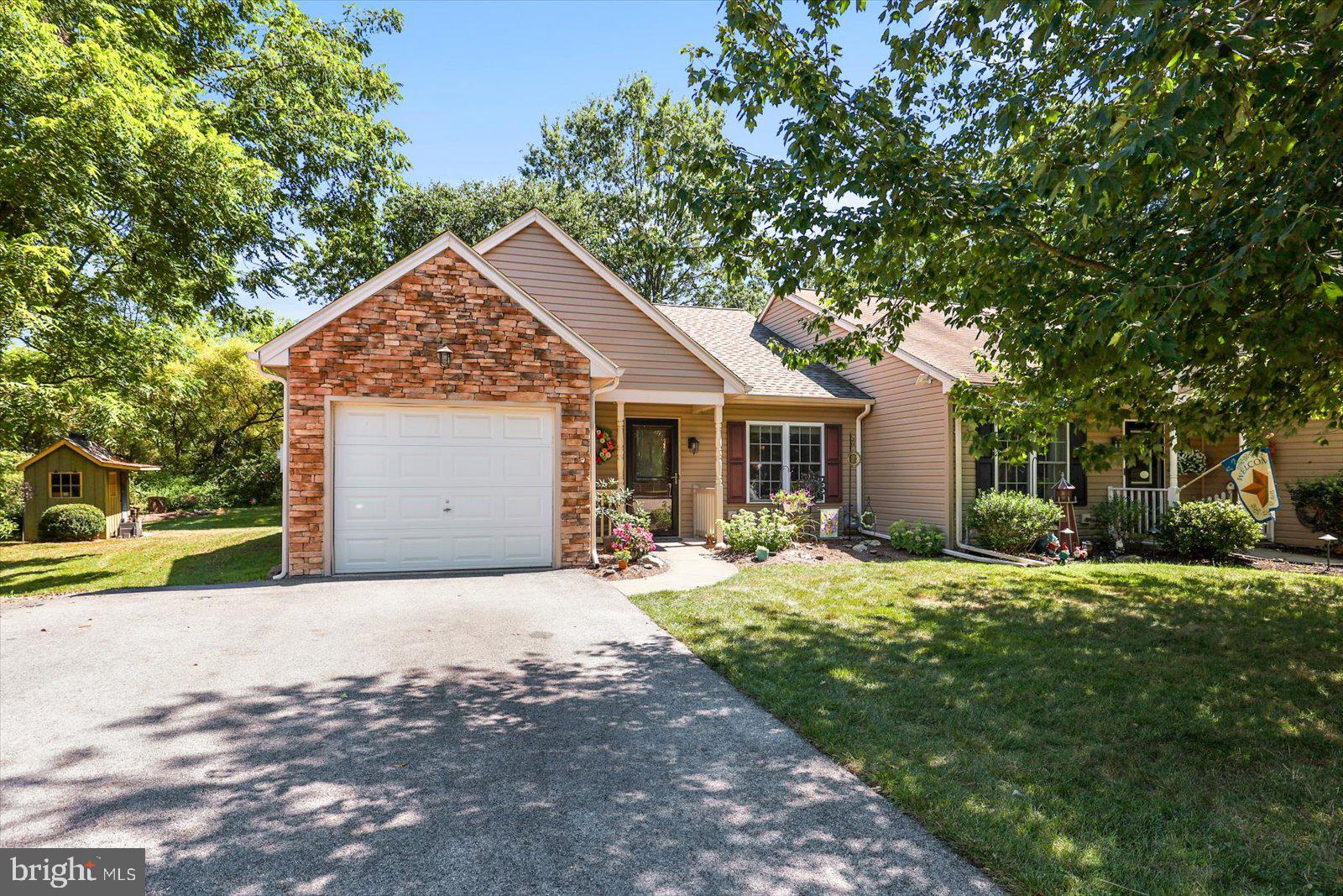 2310 Daisy Road York, PA 17402 - Photo 2 of 36