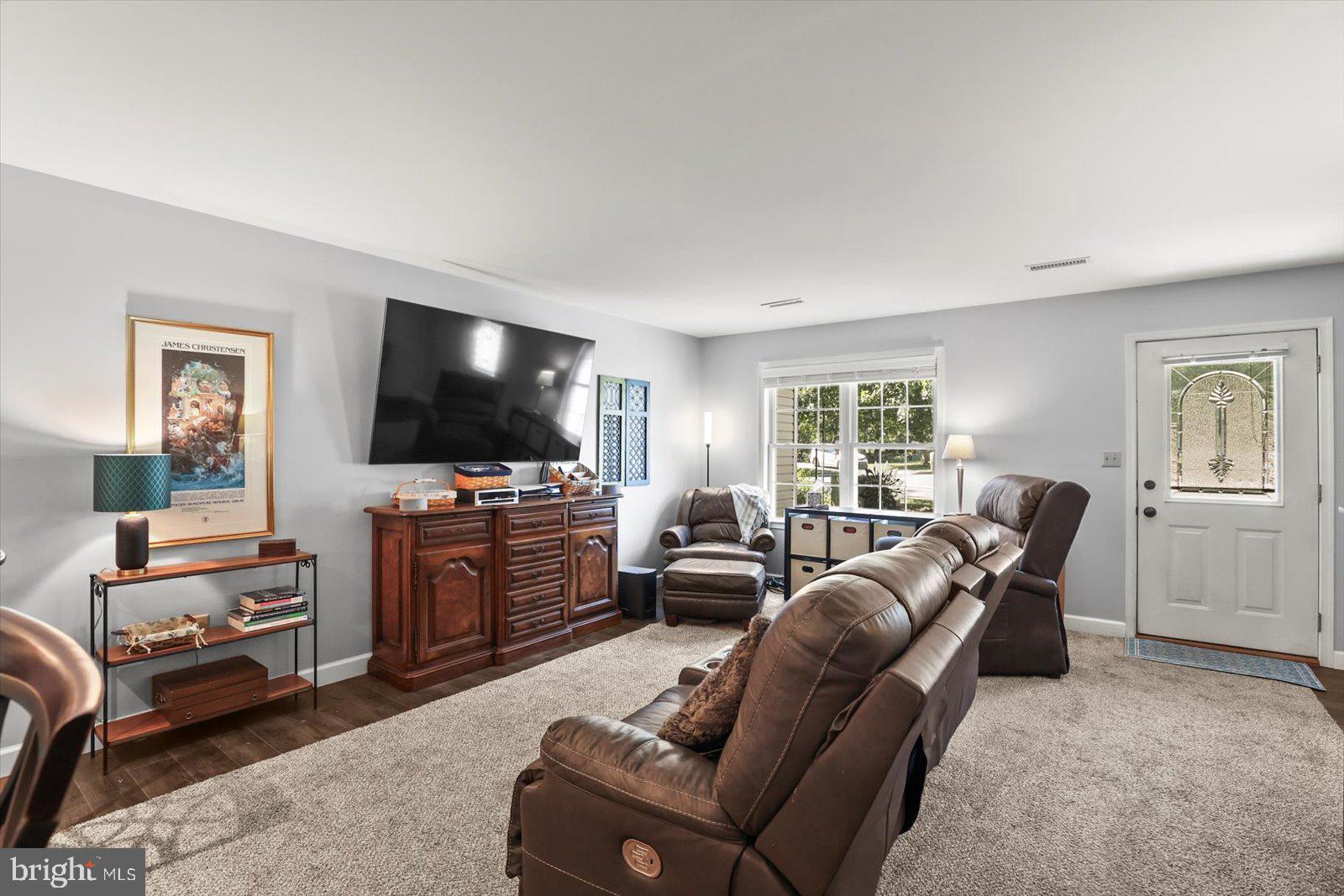2310 Daisy Road York, PA 17402 - Photo 8 of 36