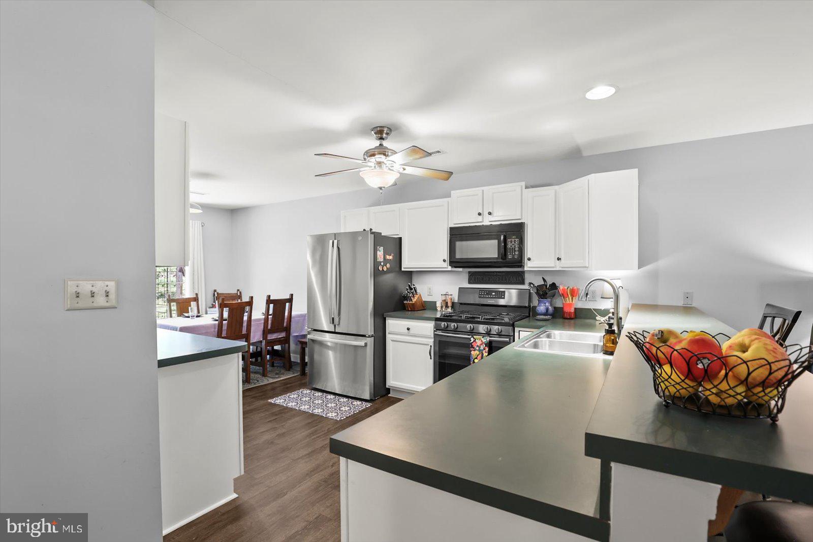 2310 Daisy Road York, PA 17402 - Photo 10 of 36