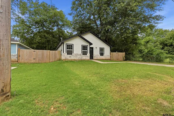 $179,900 | 212 Lenox Street, Pittsburg, TX 75686
