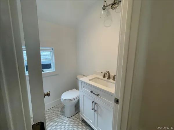 $2,700 | 41 Chestnut Avenue, East Setauket, NY 11733