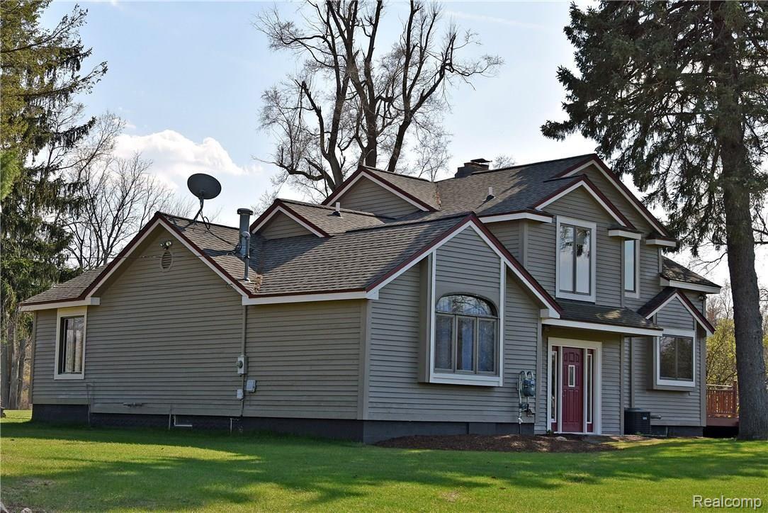 2341 Sullivan Road Oxford, MI 48371 - Photo 5 of 71 2341 Sullivan (163).jpg