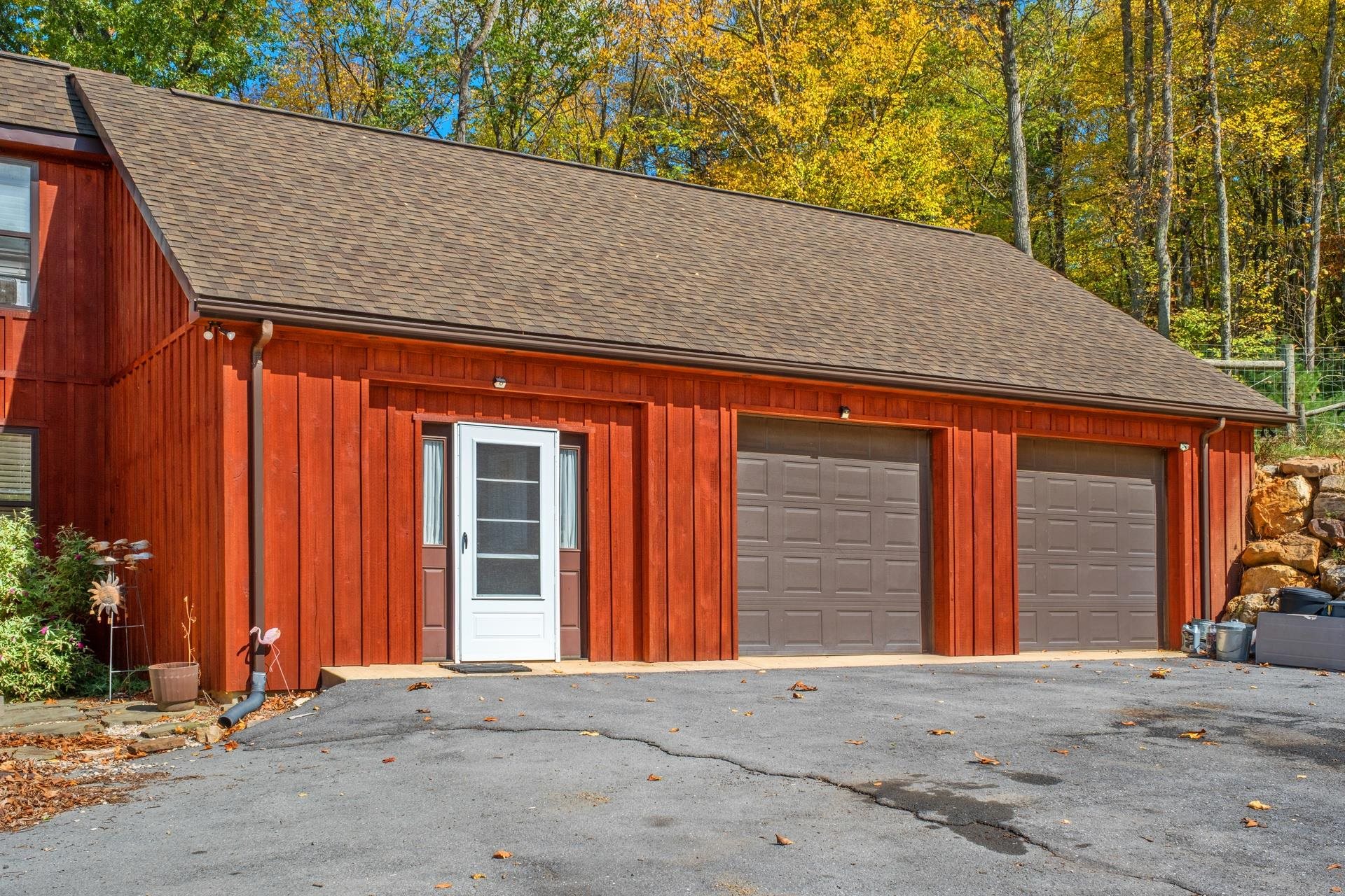 65 Cubbley Road Hot Springs, VA 24445 - Photo 41 of 56 a backyard of a house