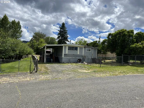 $99,000 | 325 West 1st Street, Long Creek, OR 97856